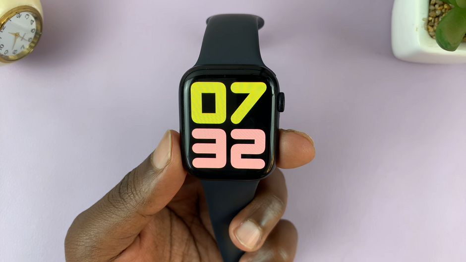 Enable 24 Hour Clock Format On Apple Watch