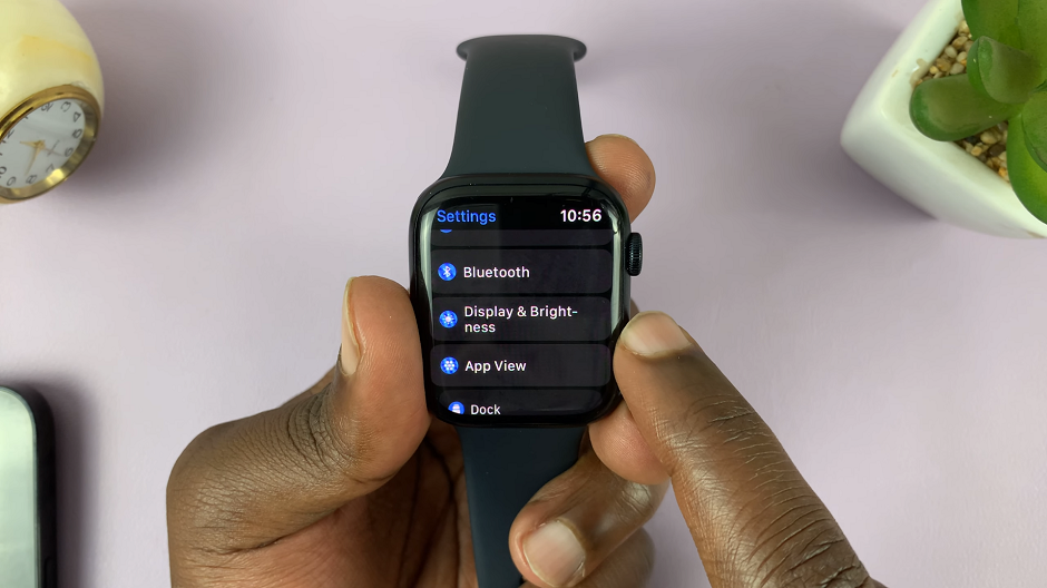 Enable 'Wake On Wrist Raise' On Apple Watch