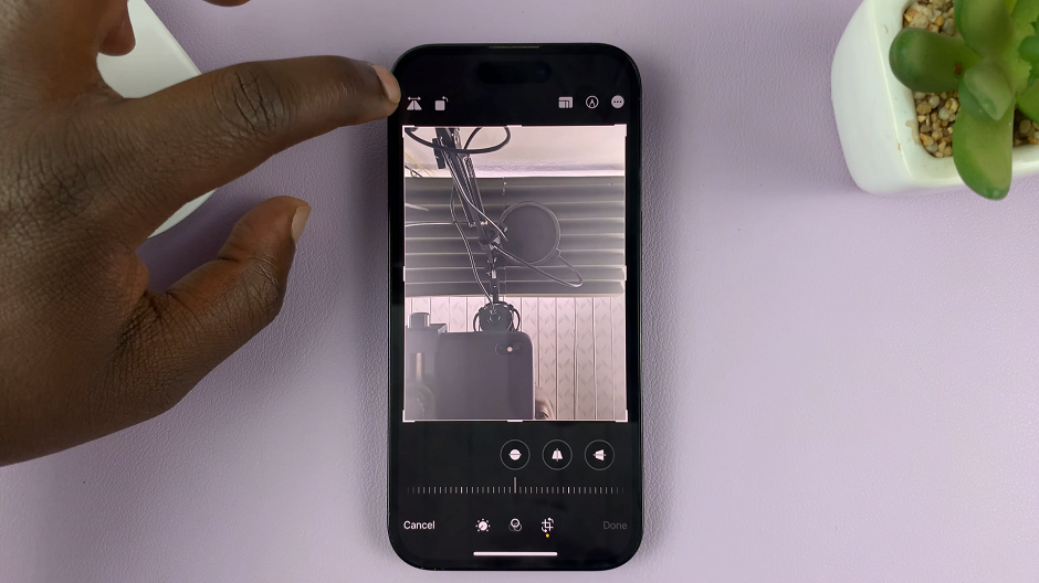 How To Invert Selfies On iPhone