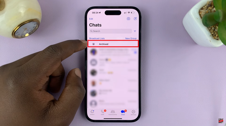 How To Archive & Unarchive WhatsApp Chats On iPhone