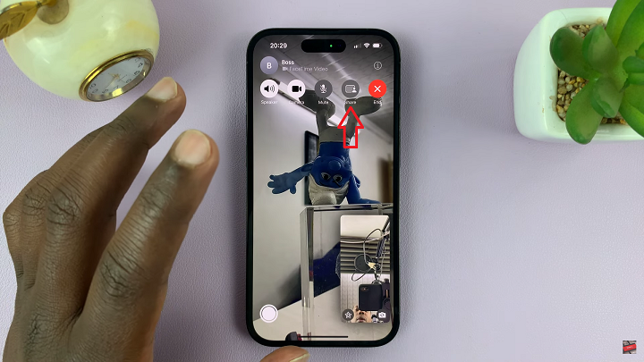 How To Share Your Screen In a FaceTime Call On iPhone