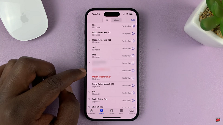 How To Block Contact/Phone Number On iPhone How To Block Contact/Phone Number On iPhone