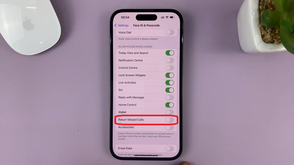 Turn Off 'Return Missed Calls' From iPhone Lock Screen