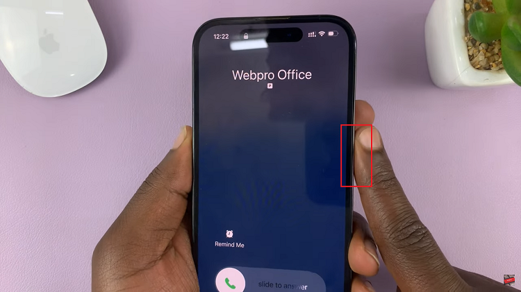 How To Reject Incoming Call From Lock Screen On iPhone How To Reject Incoming Call From Lock Screen On iPhone