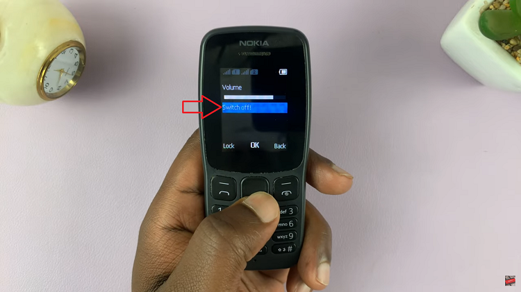 Insert SIM In Nokia Phone.