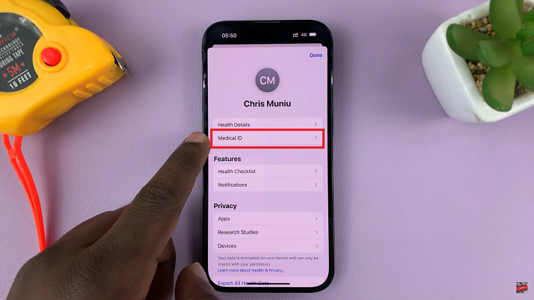 Remove Emergency Contacts From iPhone