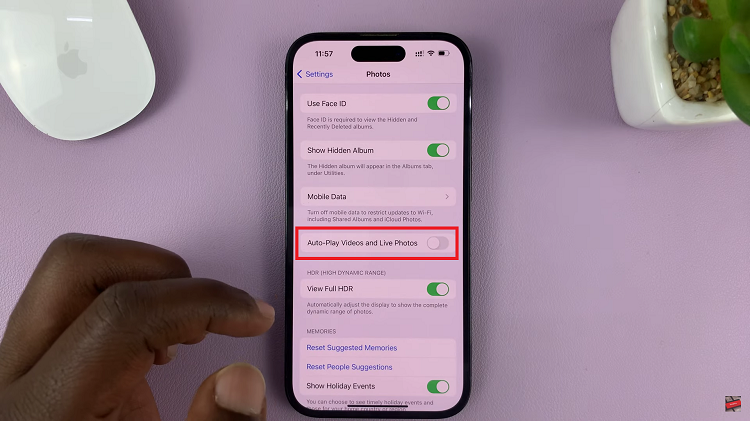 How To Disable Auto Play For Live Photos and Videos On iPhone How To Disable Auto Play For Live Photos and Videos On iPhone