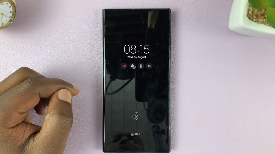 Always On Display Clock Style On Samsung Galaxy S23, S23+ and S23 Ultra