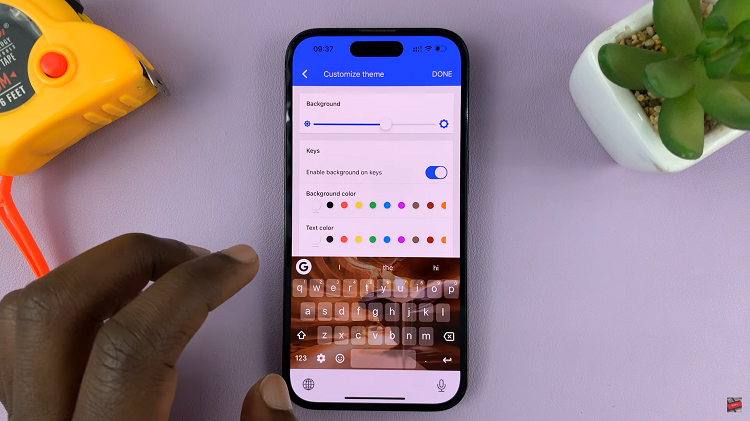 Change Keyboard Theme On iPhone
