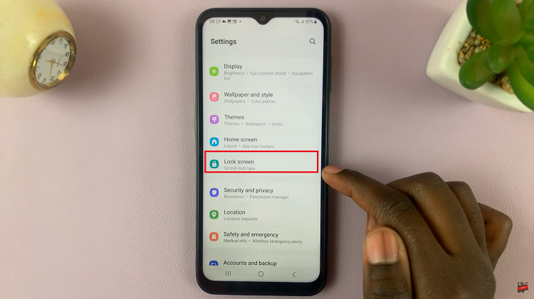 Change Time Zone Of Roaming Clock On Samsung Galaxy S23s