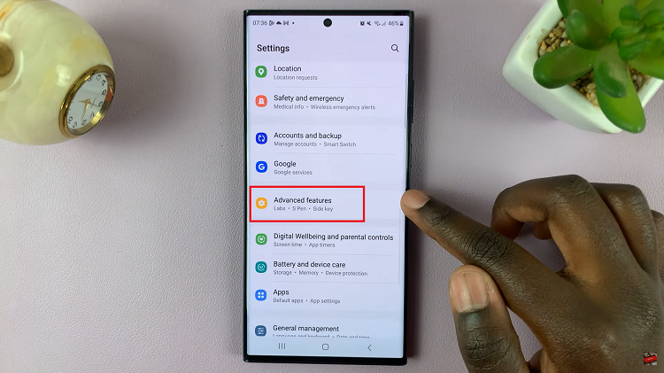 Enable & Disable Mute With Gestures On Samsung Galaxy S23s