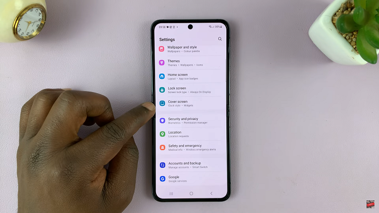 How To Hide Notifications On Samsung Galaxy Z Flip 5 Cover Screen