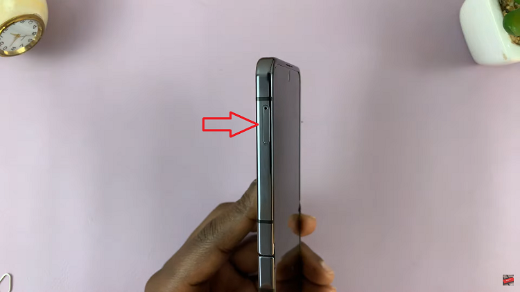 How To Insert SIM In Samsung Galaxy Z Flip 5