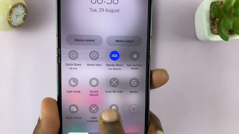 How To Scan QR Codes with Built-In QR Code Scanner On Samsung Galaxy Z Flip 5