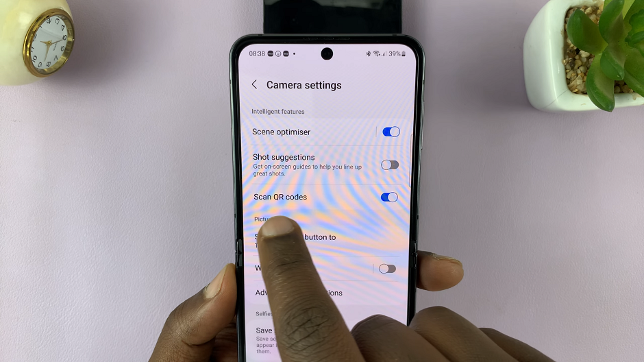 Scan QR Codes with Camera App On Samsung Galaxy Z Flip 5