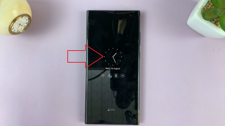 Add Analog Clock To Always ON Display Of Galaxy S23
