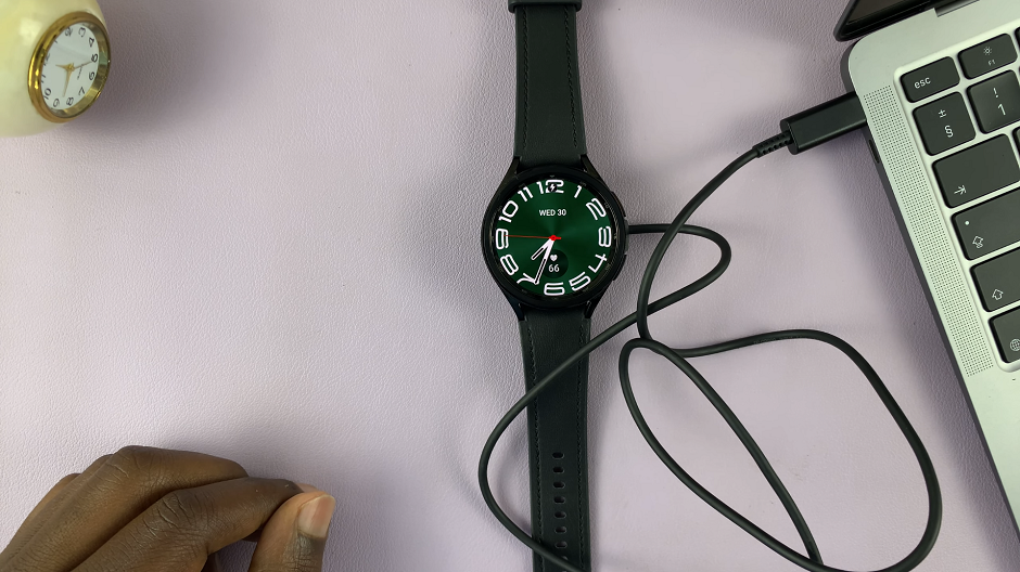 Charge Samsung Galaxy Watch 6/6 Classic with Mac
