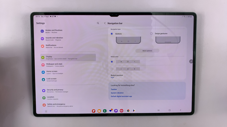 How To Switch Between Navigation Buttons & Gestures On Samsung Galaxy Tab S9 Series