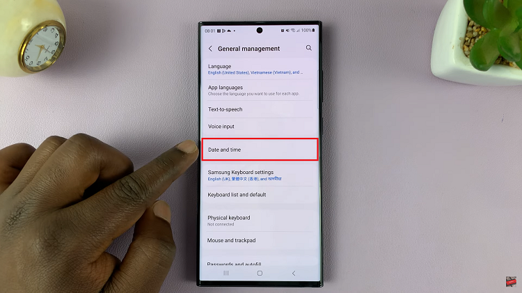 Manually Change Region and Time Zone On Samsung Galaxy S23