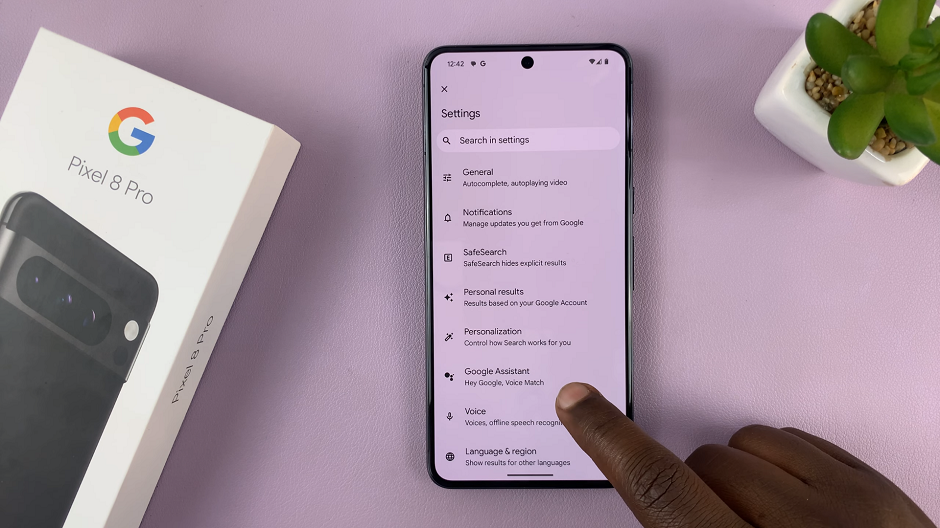 How To Turn OFF 'Hey Google' In Google Assistant On Google Pixel 8 & Pixel 8 Pro