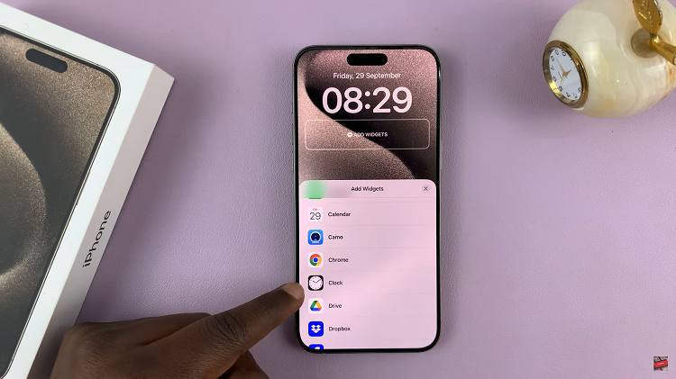 How To Add Dual Clock Widget To iPhone 15 Lock Screen