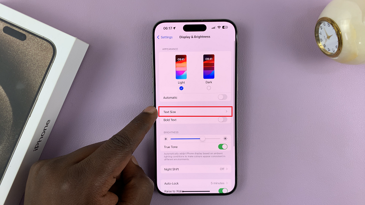 How To Change Font Size On iPhone 15 & iPhone 15 Pro