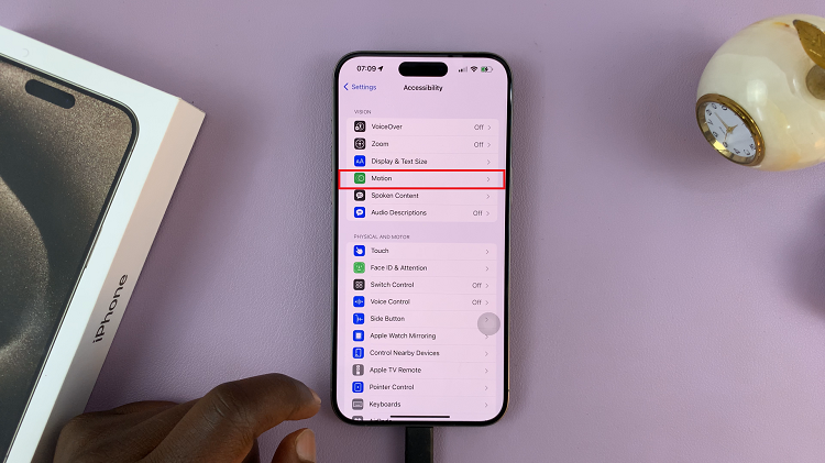 How To Enable 120Hz Refresh Rate On iPhone 15 & iPhone 15 Pro