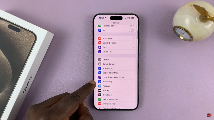 How To Turn OFF VoiceOver Mode On iPhone 15 & iPhone 15 Pro