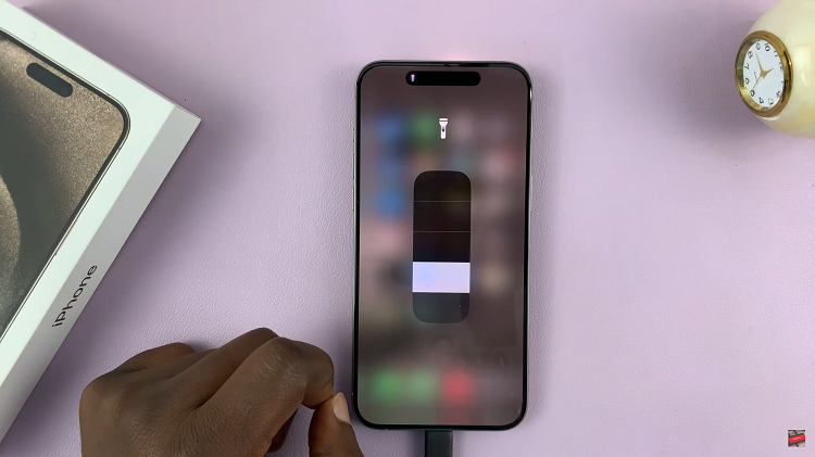 How To Turn ON Flashlight On iPhone 15 & iPhone 15 Pro