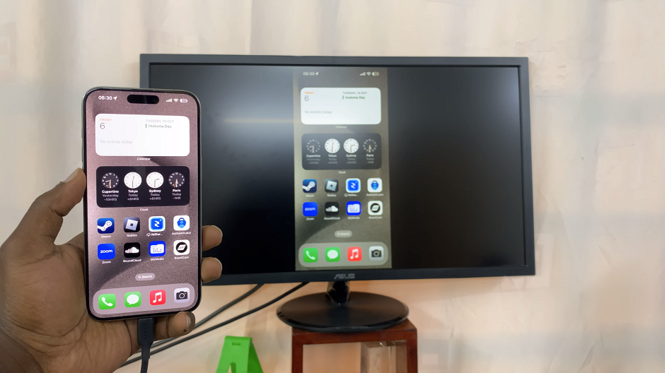 How To Connect iPhone 15 & iPhone 15 Pro To Monitor via HDMI Cable How To Connect iPhone 15 & iPhone 15 Pro To Monitor via HDMI Cable