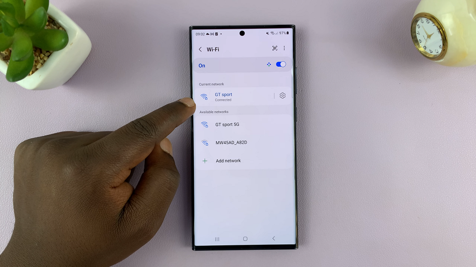 How To Connect Any Samsung Phone To a Hidden Wi-Fi Network How To Connect Any Samsung Phone To a Hidden Wi-Fi Network
