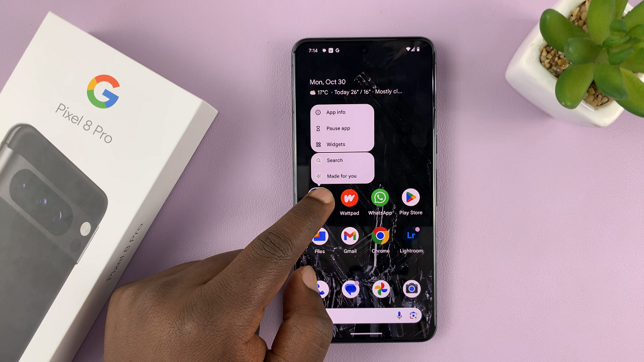 How To Move Apps On Home Screen Of Google Pixel 8 & Pixel 8 Pro