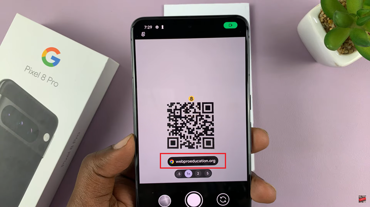 Scan QR Codes With Google Pixel 8