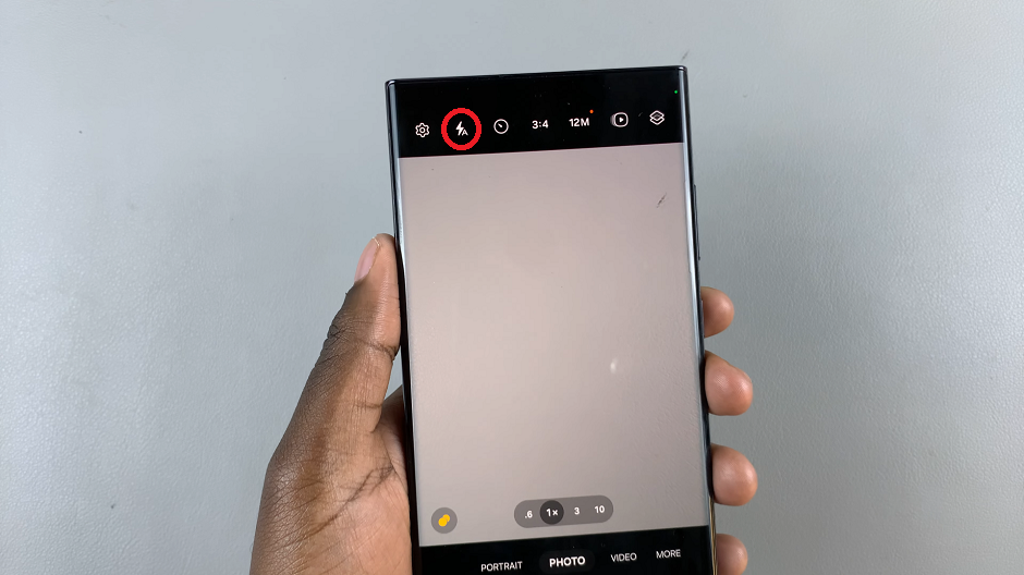 How To Turn Camera Flash ON/OFF/AUTO On Android (Samsung Galaxy) How To Turn Camera Flash ON/OFF/AUTO On Android (Samsung Galaxy)