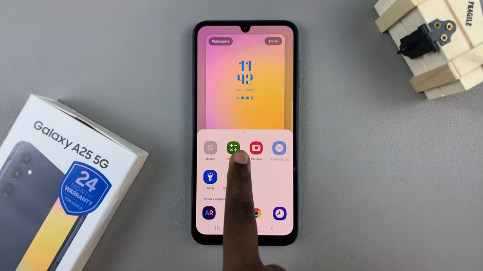 How To Bring Back MISSING Camera Icon On Lock Screen Of Samsung Galaxy A25 5G
