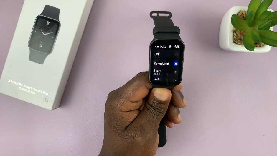 How To Enable 'Raise To Wake' On Xiaomi Smart Band 8 Pro