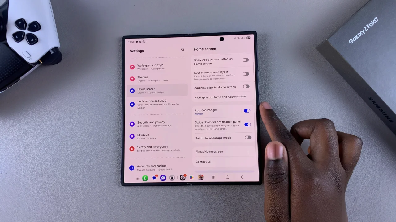 How To Enable / Disable App Icon Badges On Galaxy Z Fold 7