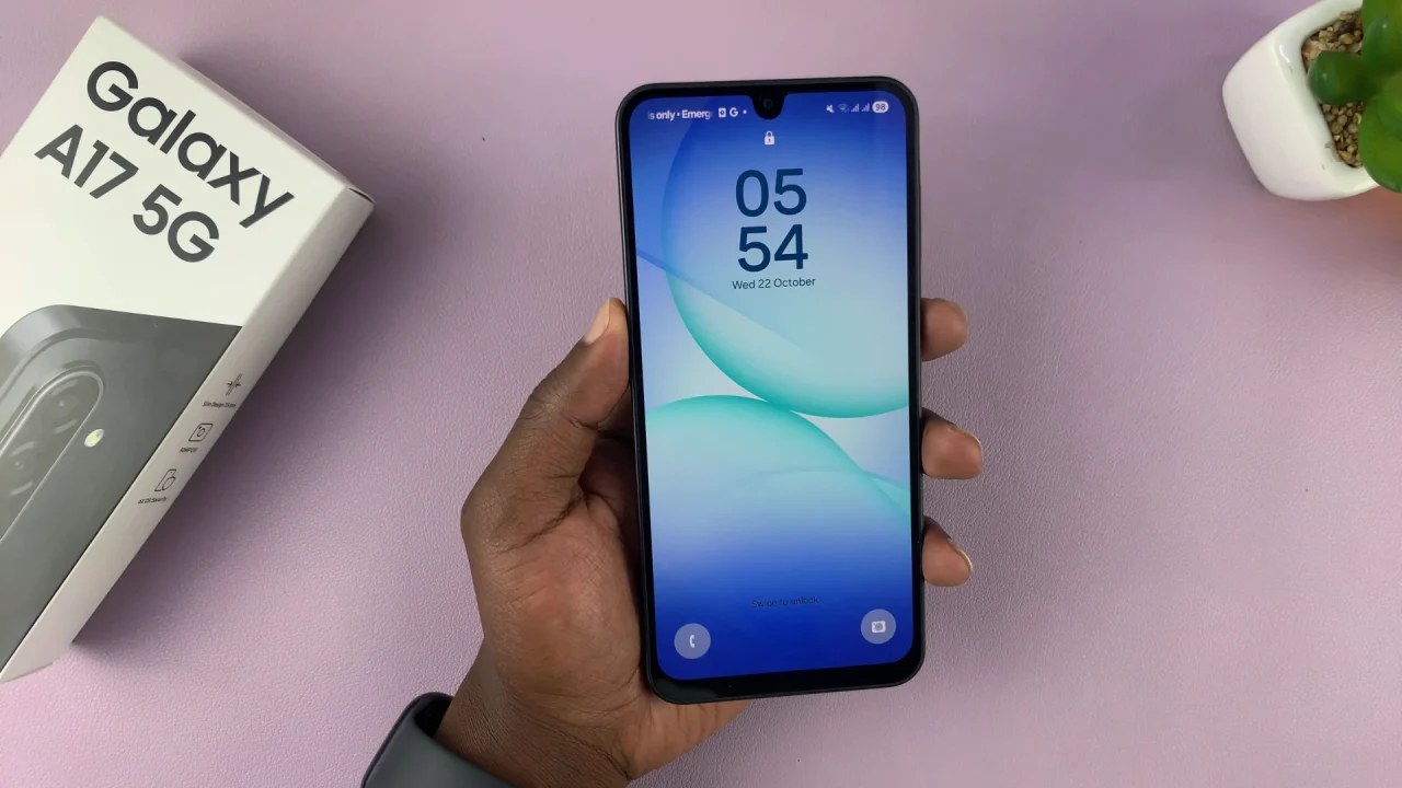 Default Lock Screen Clock Style On Galaxy A17 5G