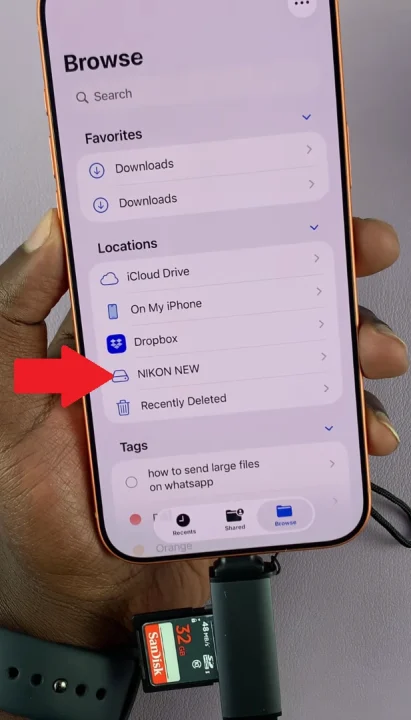 Connect SD Card To iPhone 17 & iPhone 17 Pro