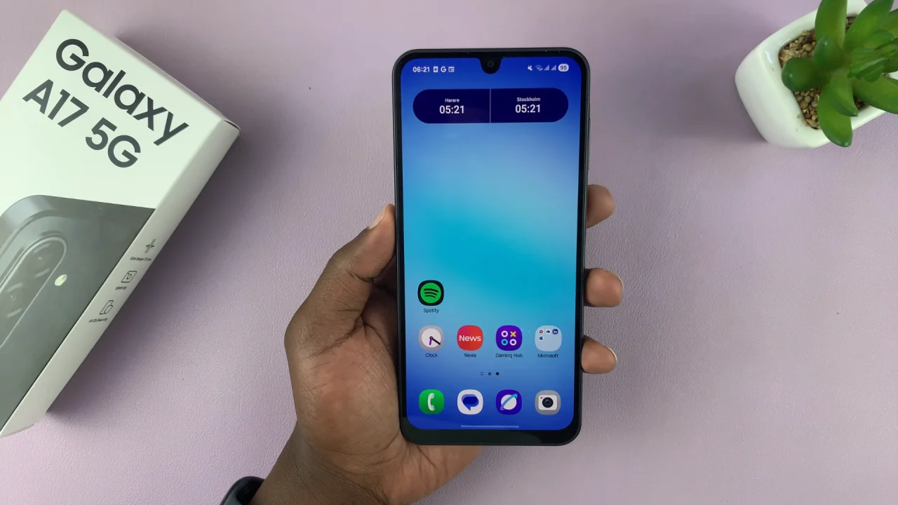 Dual Clock Widget On Galaxy A17 5G Home Screen