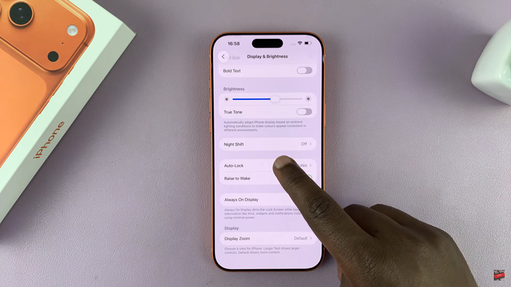 How To Adjust Screen Timeout Period On iPhone 17 & 17 Pro