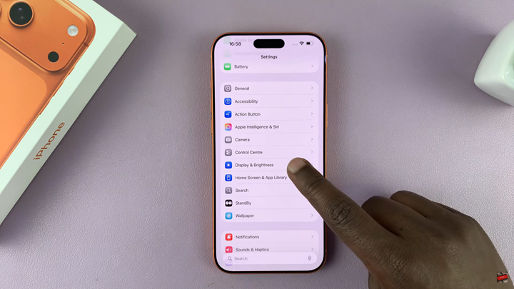 How To Adjust Screen Timeout Period On iPhone 17 & 17 Pro