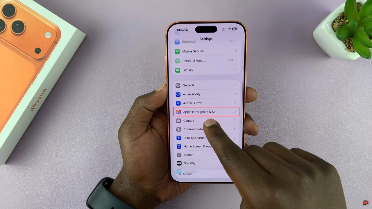 How To Change Siri's Voice On iPhone 17