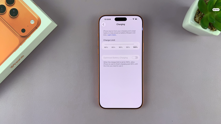 How To Charge iPhone 17 / 17 Pro To 100%