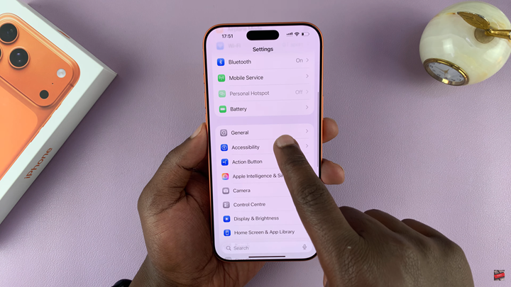 How To Fix iPhone 17 / 17 Pro Displaying Incorrect Time
