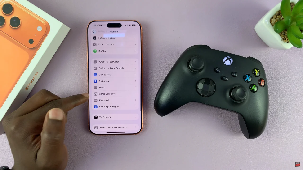 How To Screen Record Gameplay On iPhone 17 Using Controller