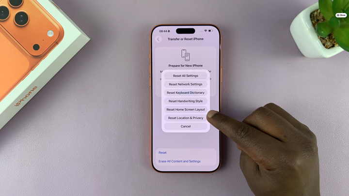 How To Reset Home Screen Layout On iPhone 17 & 17 Pro