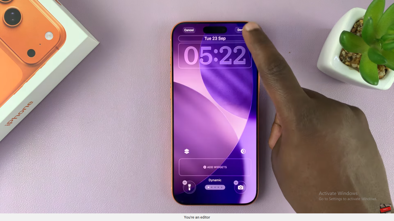 Adjust Lock Screen Clock Thickness On iPhone 17 / 17 Pro