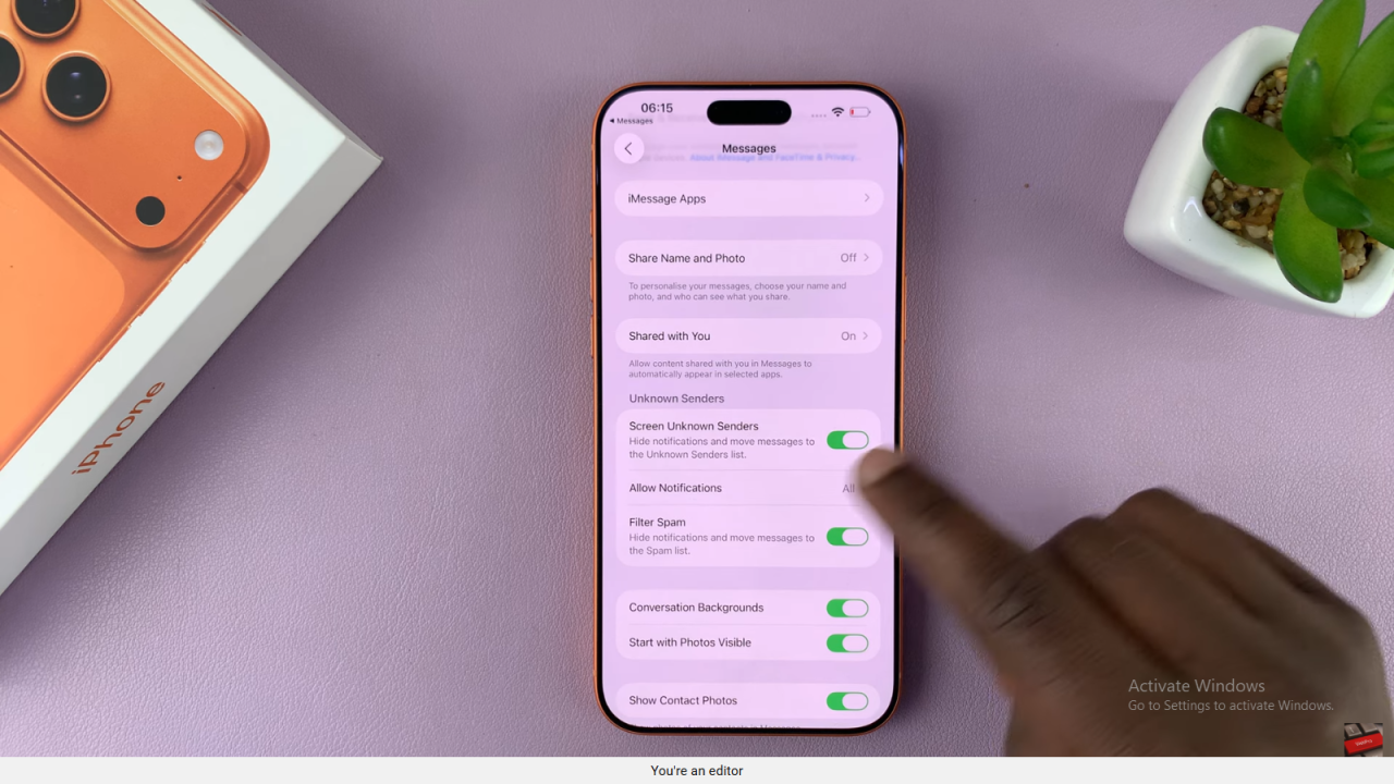 Enable 'Screen Unknown Senders' In Messages App On iPhone 17 / 17 Pro