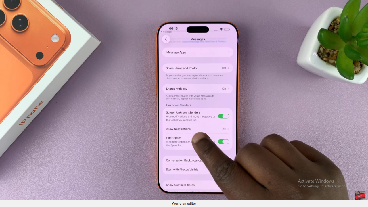 Enable 'Screen Unknown Senders' In Messages App On iPhone 17 / 17 Pro
